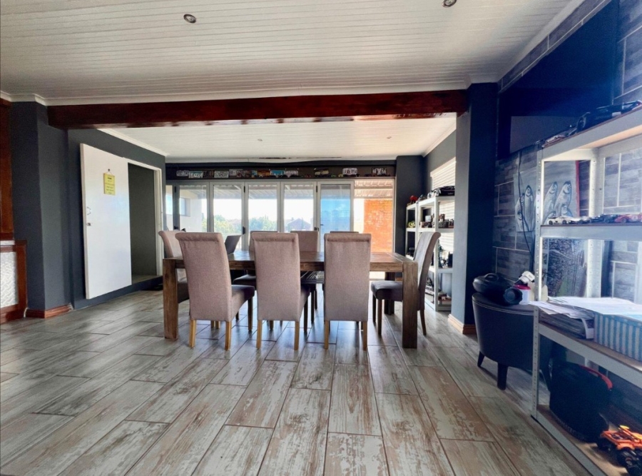 4 Bedroom Property for Sale in Myburgh Park Western Cape